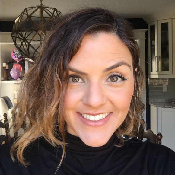 Meet your Posher, Sandra - Picture 2 of 2